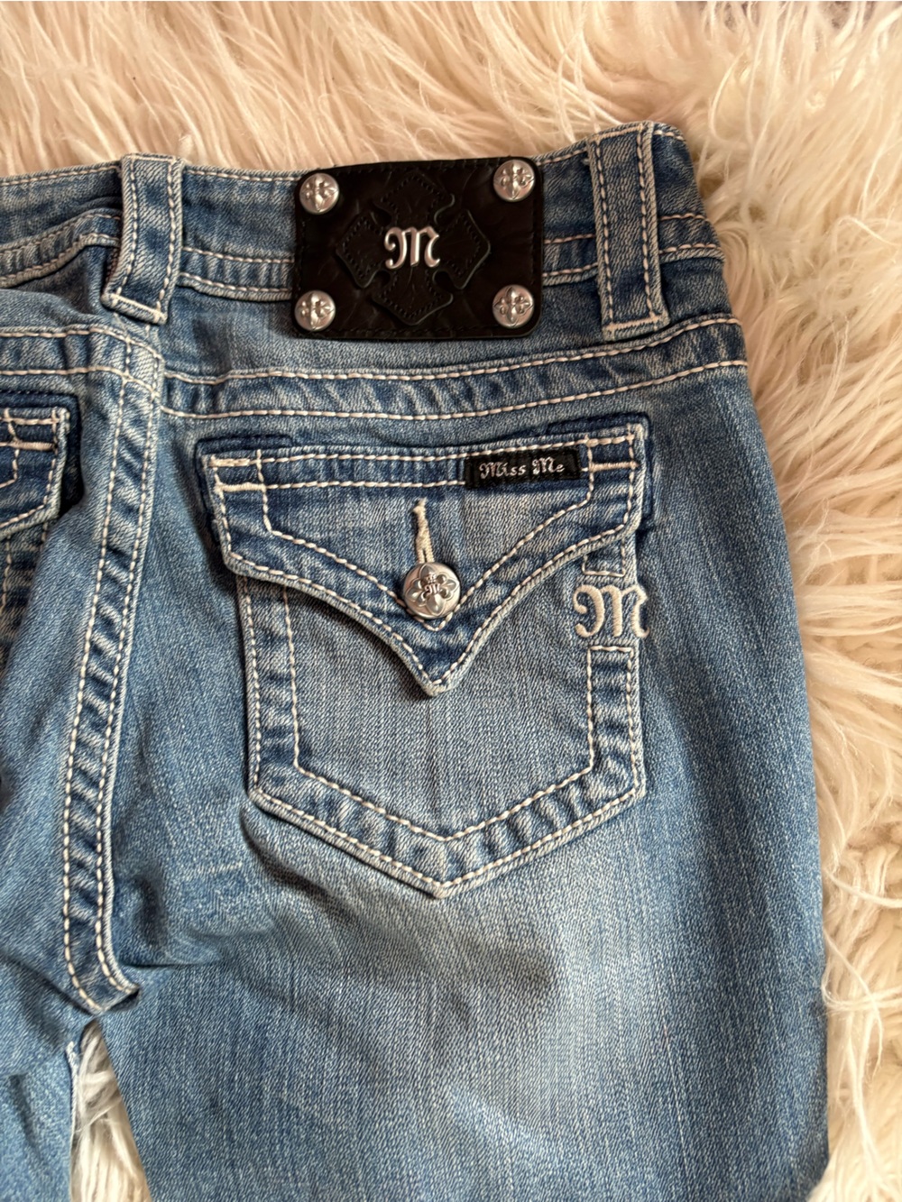 Miss Me Light Wash Denim Jeans Size 26 Tall Inseam 34 - Picture 2 of 7